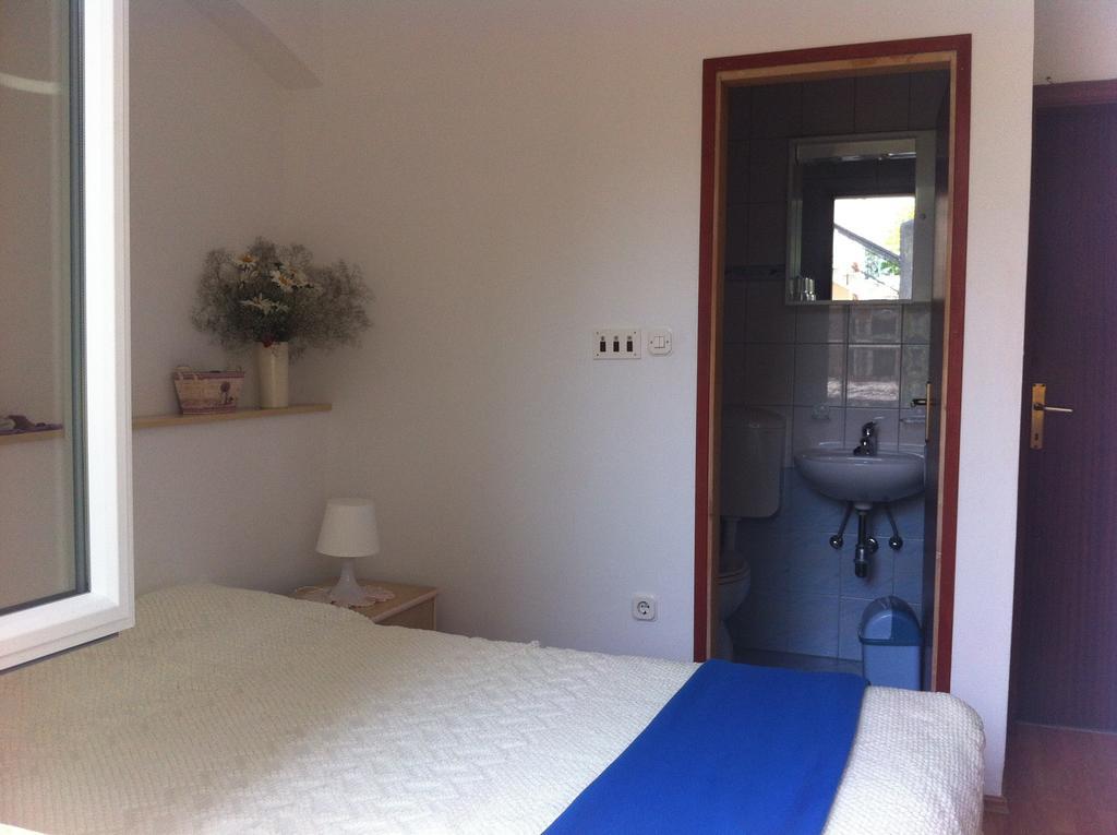 Guest House Slavica Pula Exterior photo