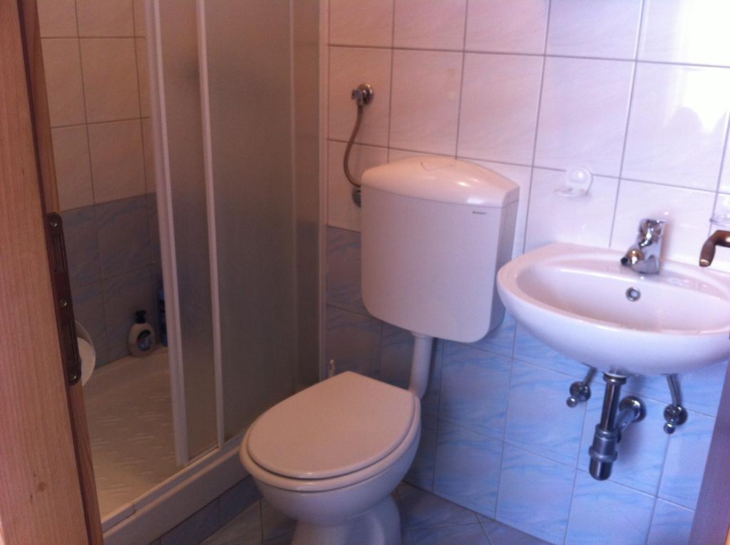 Guest House Slavica Pula Exterior photo